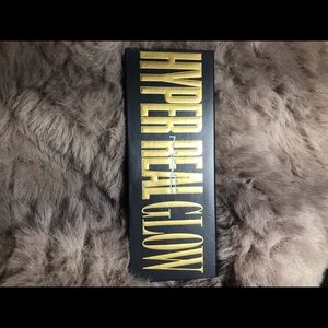 MAC. Highlight glow palette